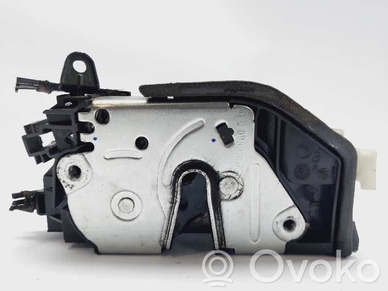 Front door lock   7229461