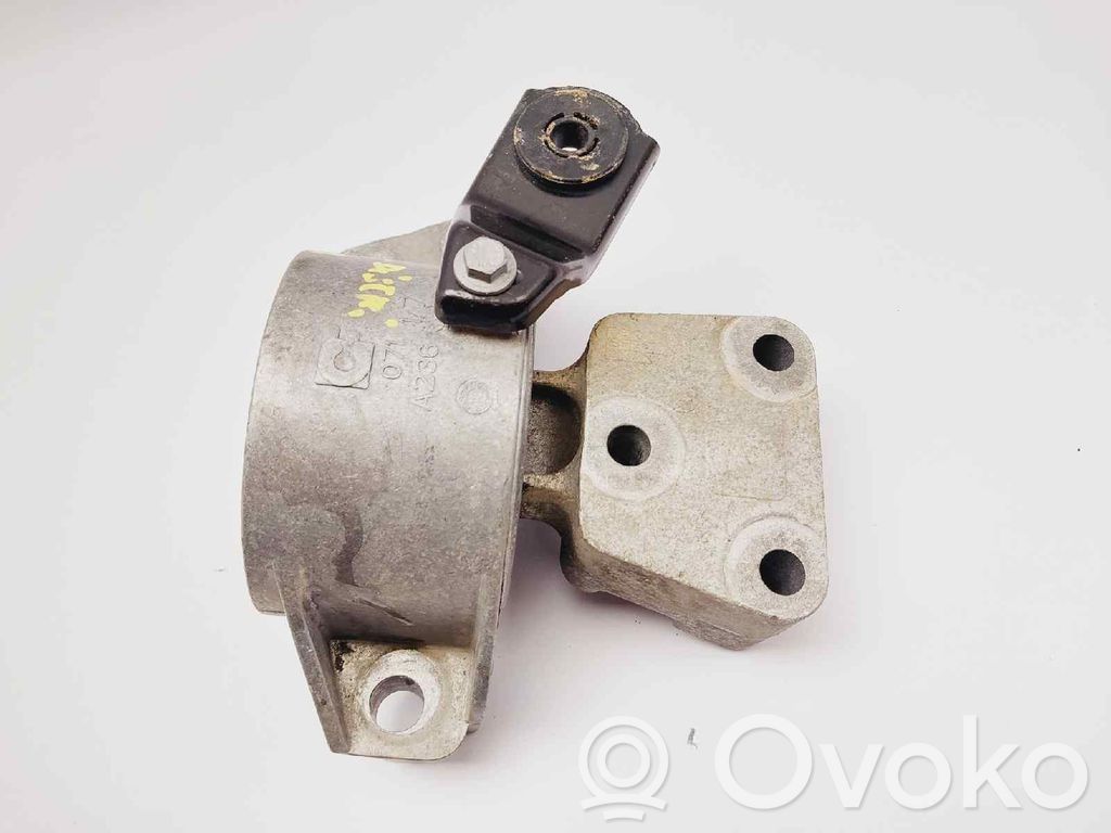 Fiat Qubo Engine mount bracket 