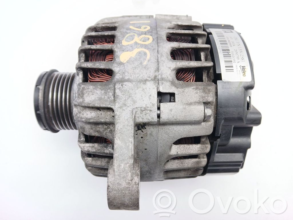 Opel Zafira B Generator/alternator 