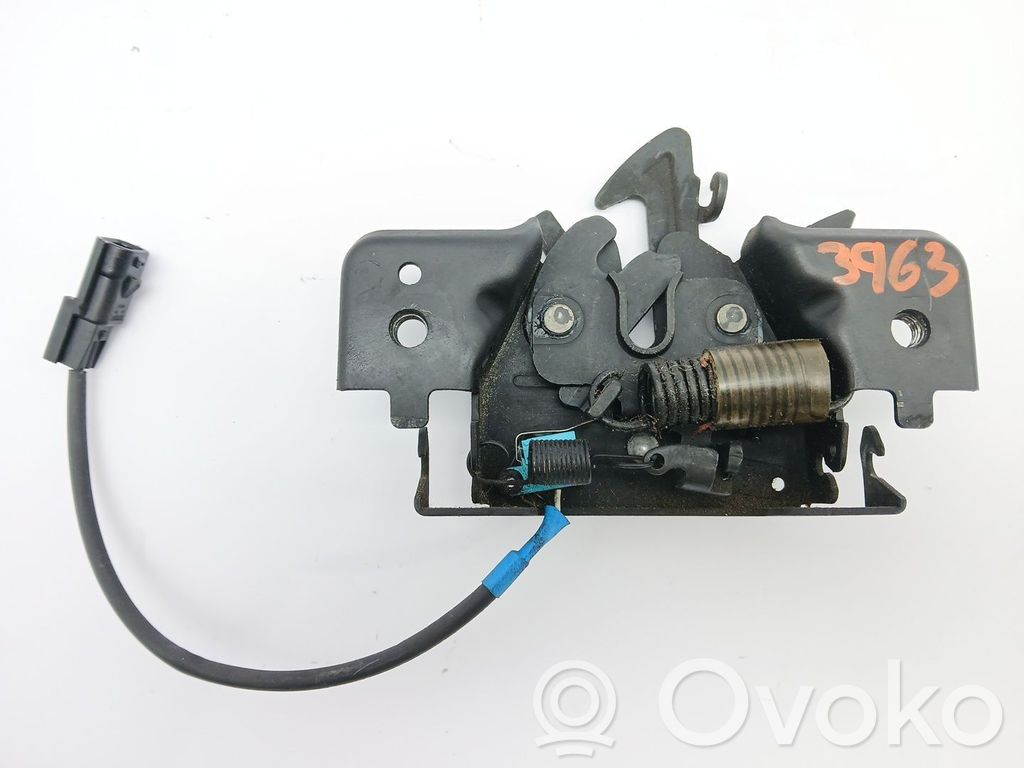 Renault Megane IV Tie down hook / loop 