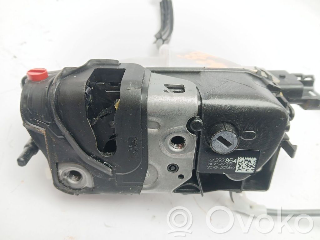 Opel Corsa F Zamek drzwi tylnych 