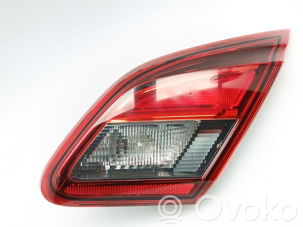Opel Corsa E Задний фонарь в кузове 