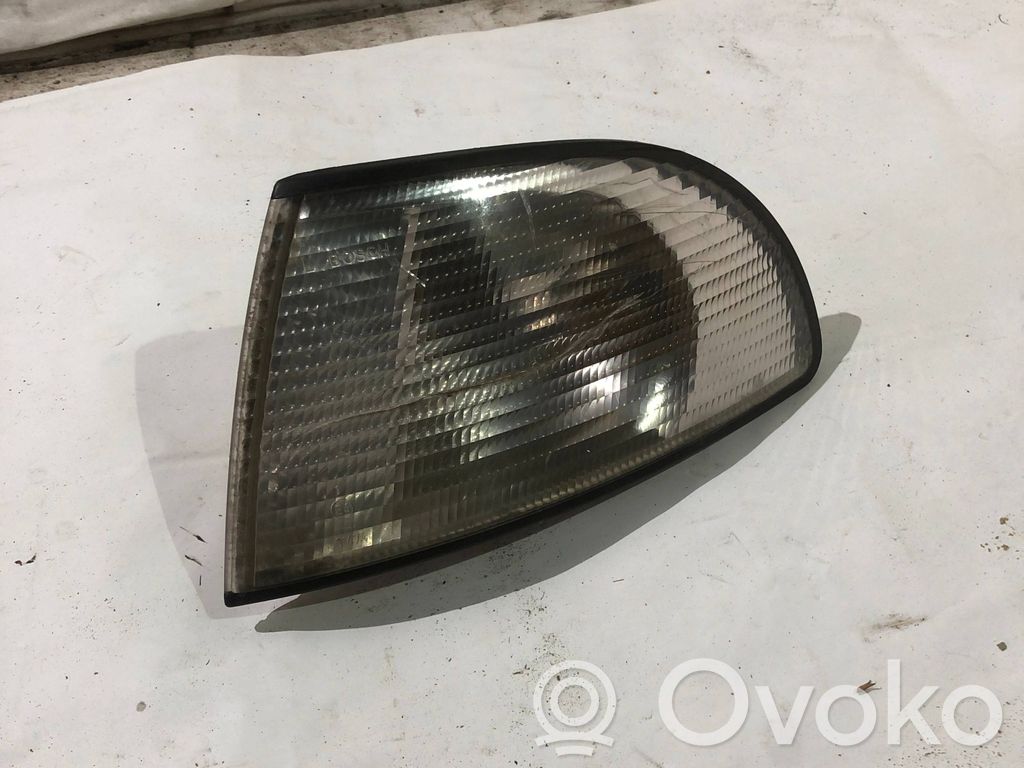 Audi A4 S4 B5 8D Front indicator light 