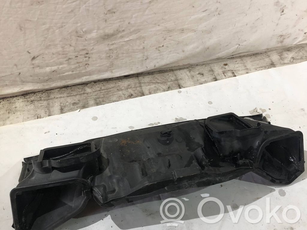 BMW 5 E60 E61 Ohjaamon sisäilman ilmakanava 