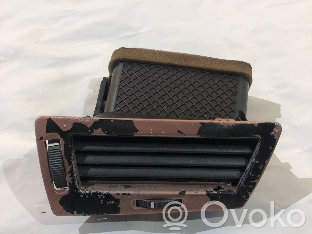 BMW 7 E65 E66 Šoninės oro grotelės 