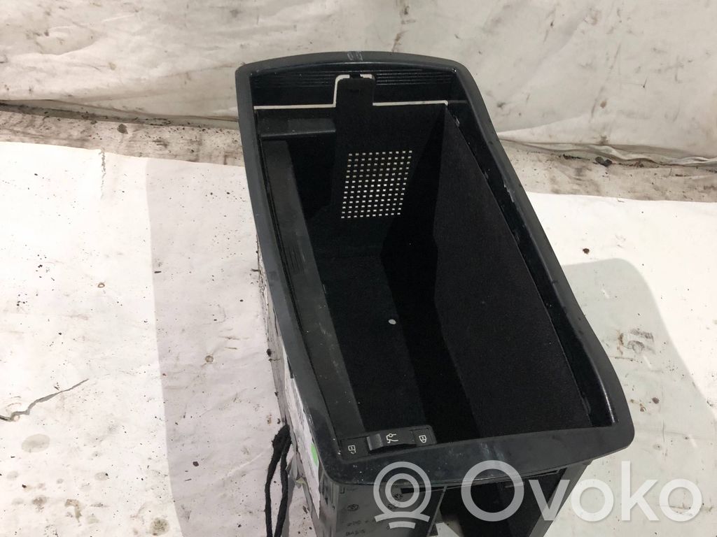 BMW 7 E65 E66 Tool box 