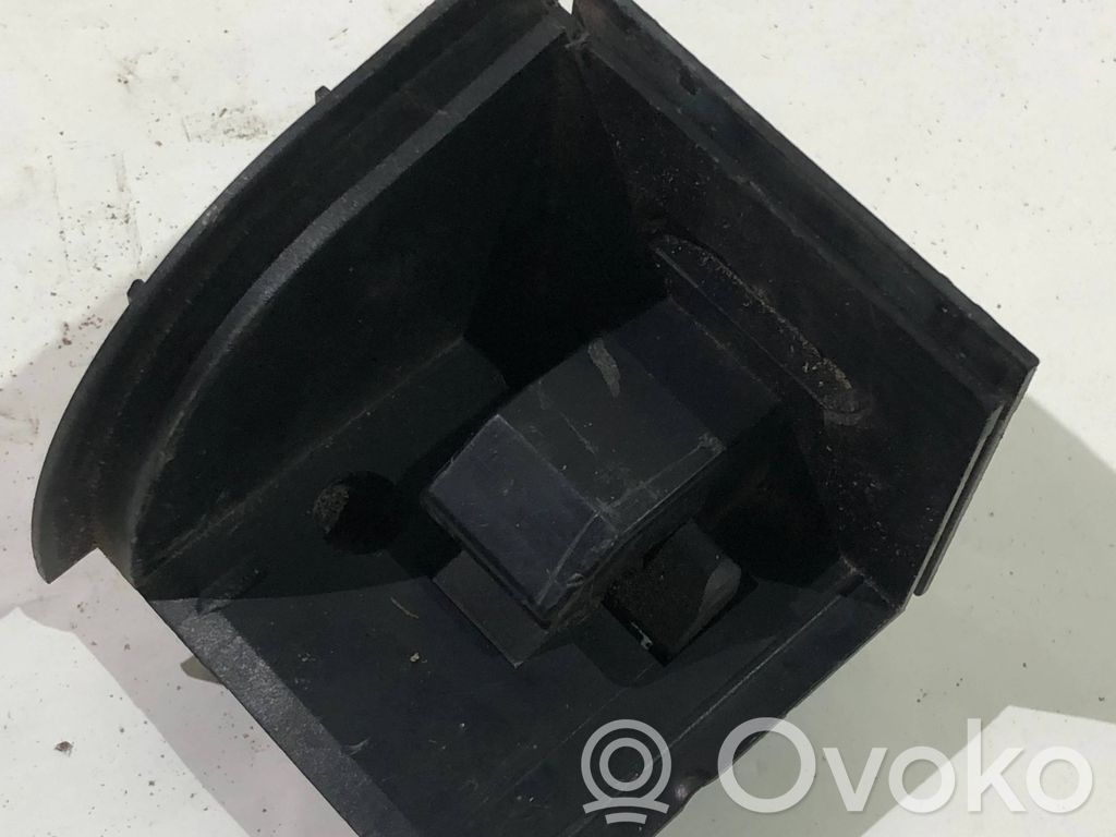 BMW 5 E60 E61 Parcel shelf load cover mount bracket 