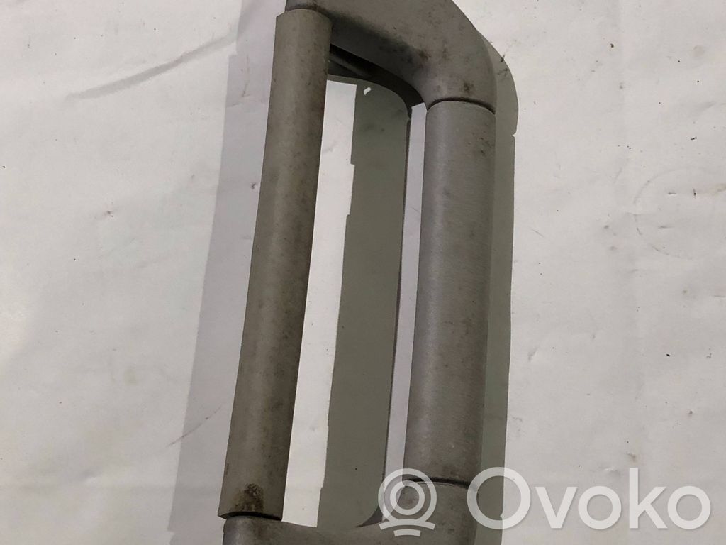 BMW 7 E38 Rankenėlė priekinė 