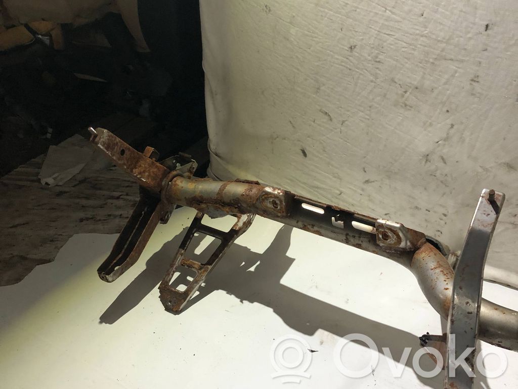 BMW 5 E60 E61 Balkis panelės tvirtinimo 
