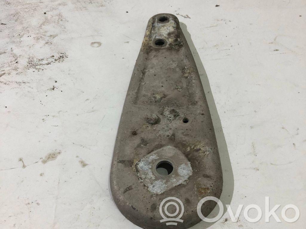 BMW 5 E60 E61 Cits aizmugures šasijas elements 