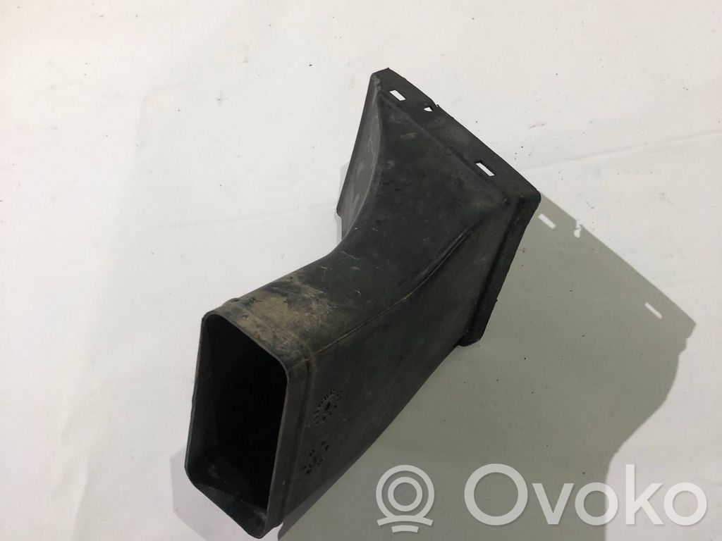 BMW 5 E60 E61 Gaisa ieplūdes kanāla detaļas 