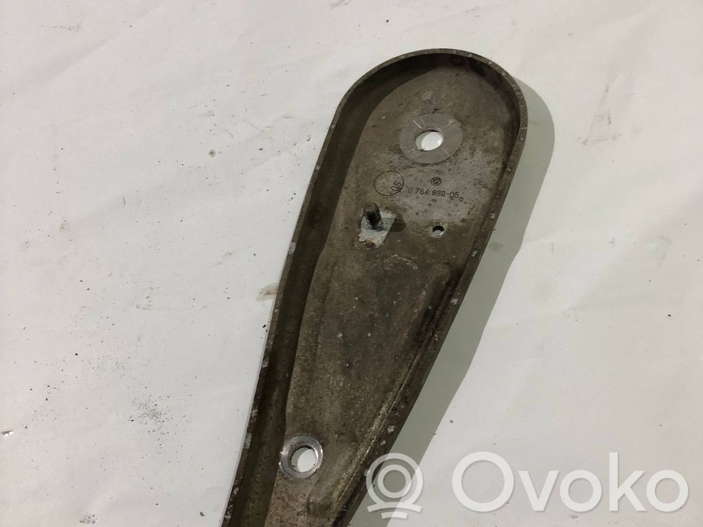 BMW 5 E60 E61 Cits aizmugures šasijas elements 
