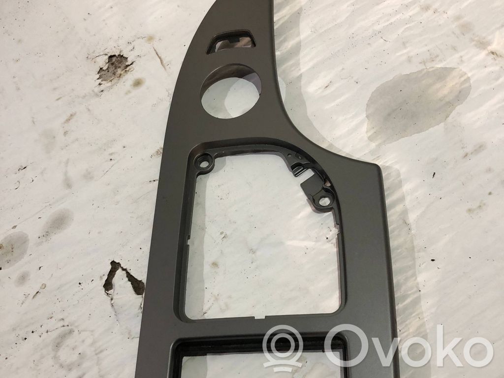 BMW 5 E60 E61 Ātrumu pārslēgšanas sviras dekoratīvā apdare (plastmasas) 