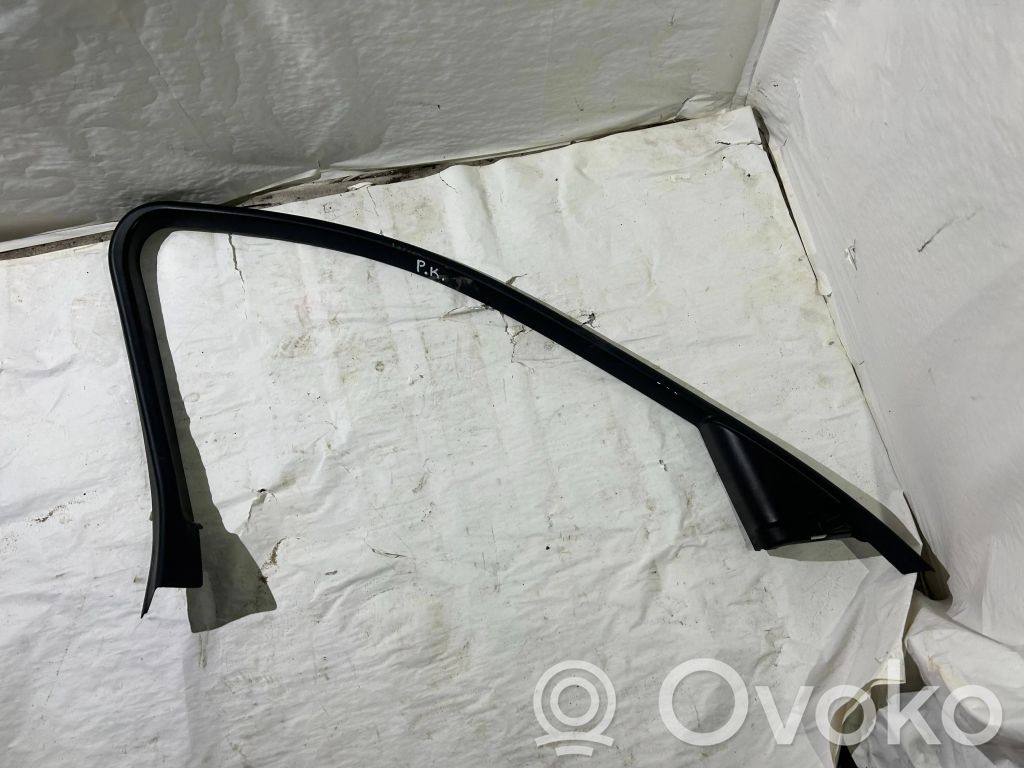 BMW 3 E90 E91 Priekinių durų stiklo rėmas 