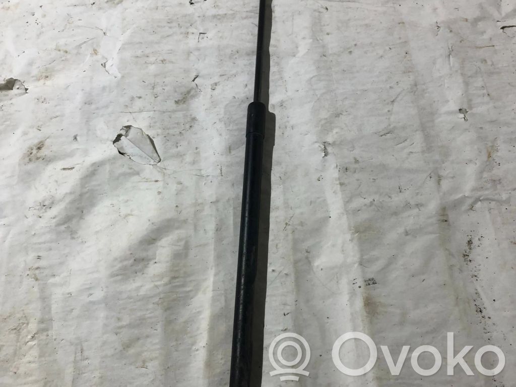 BMW 3 E90 E91 Tailgate/trunk strut/damper 