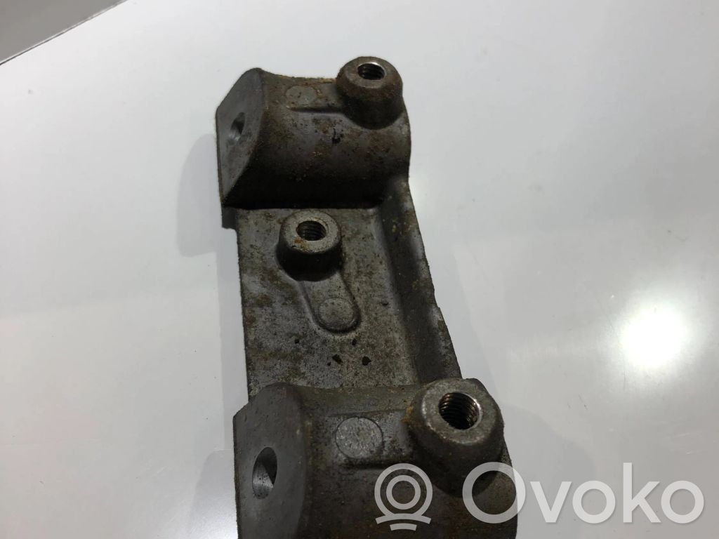 Land Rover Range Rover Sport L320 Engine mounting bracket 