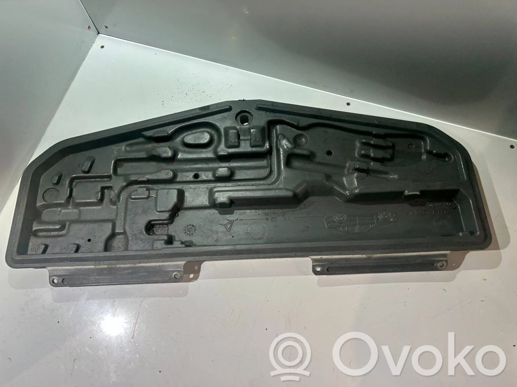 BMW 5 E39 Tool box 