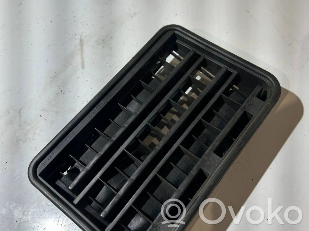 BMW 3 E46 Quarter panel pressure vent 