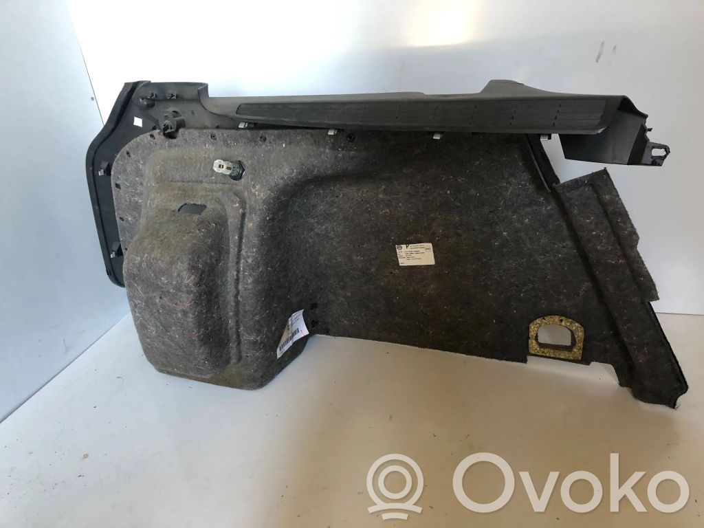 Volkswagen PASSAT B6 Boczek / Tapicerka / bagażnika 