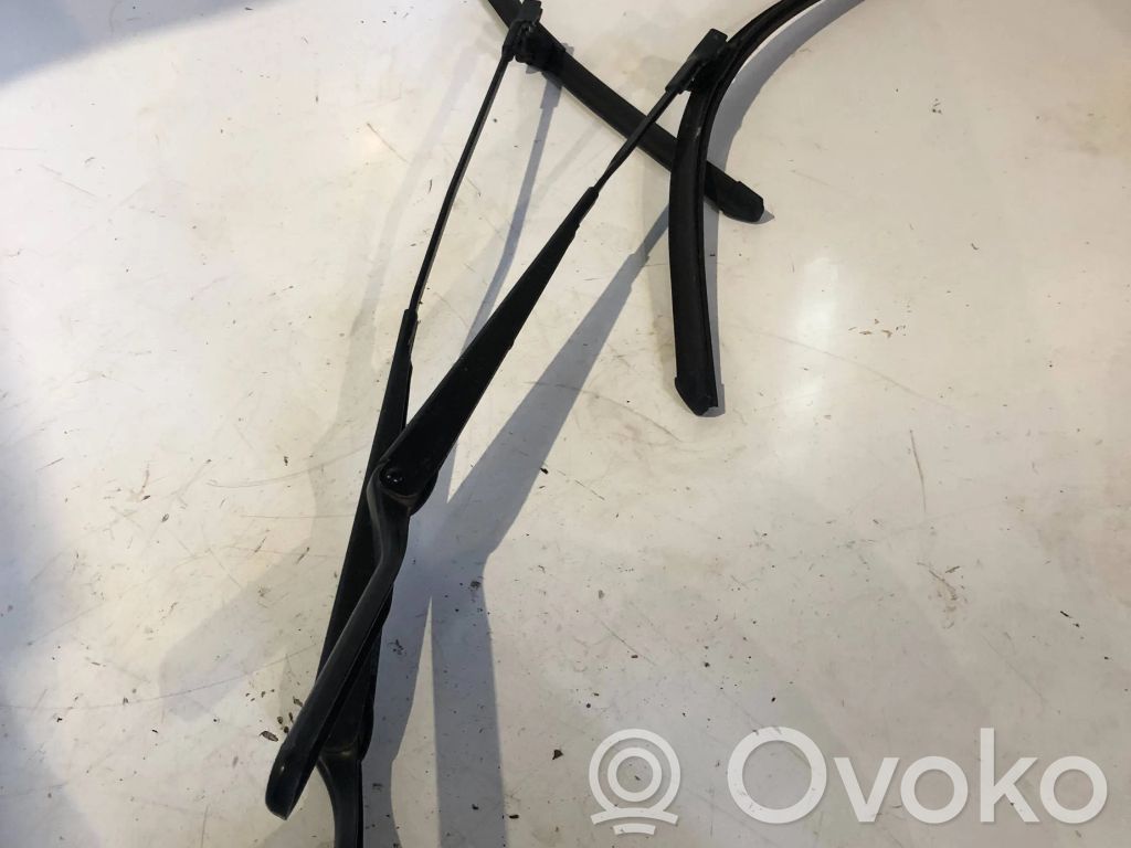 BMW X5 E70 Priekšējā loga tīrītājs 