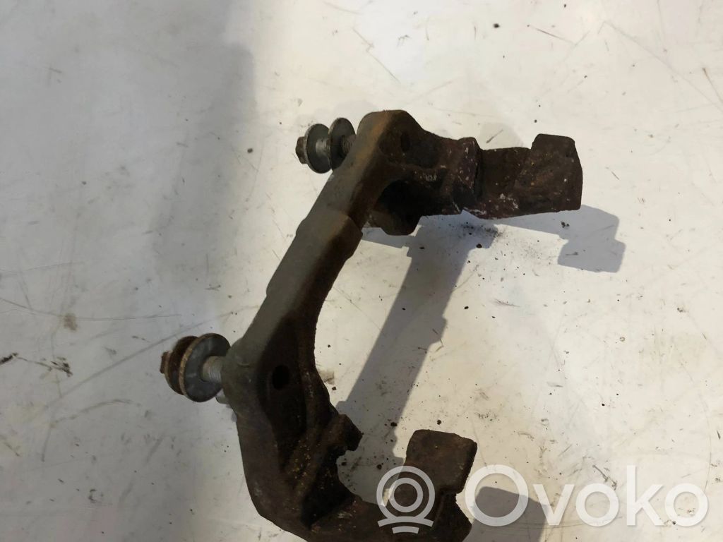 BMW X6 E71 Priekšējais suports 