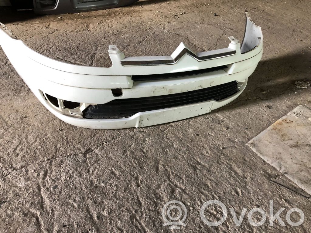 Citroen C4 I Parachoques delantero 