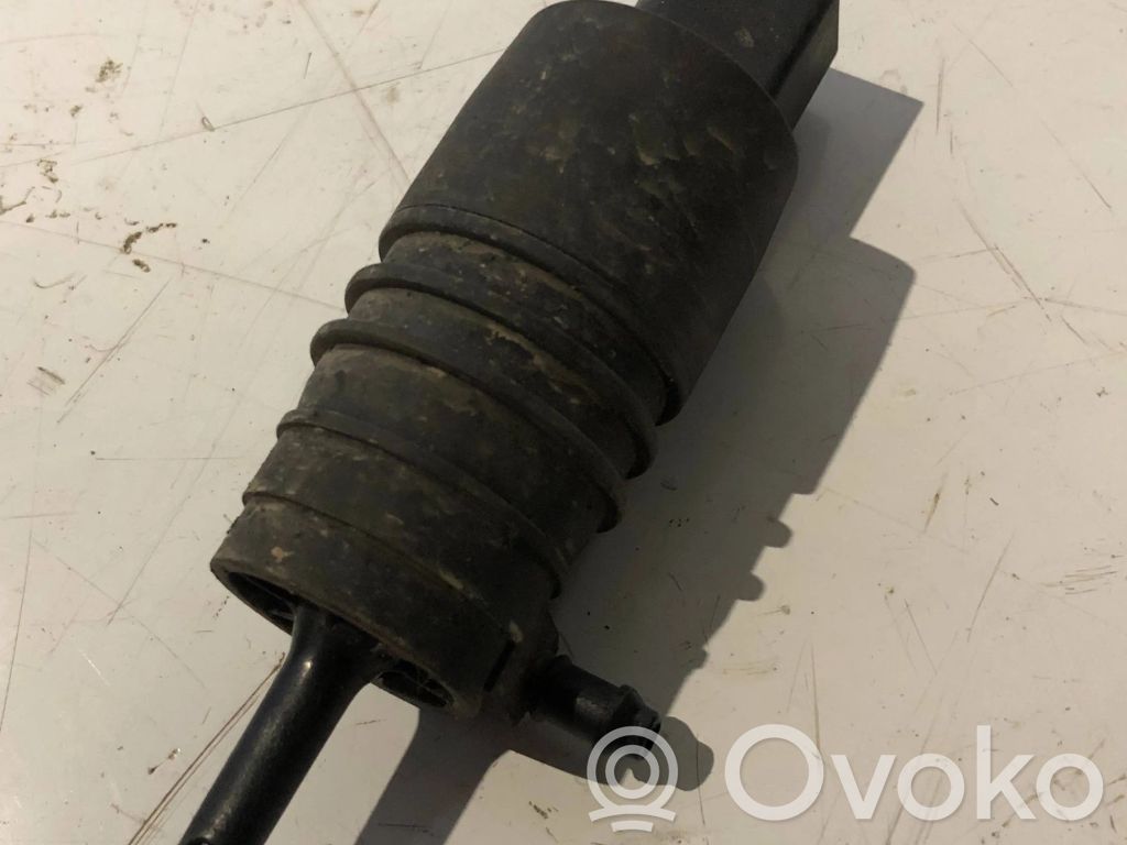 BMW 3 E46 Windscreen/windshield washer pump 