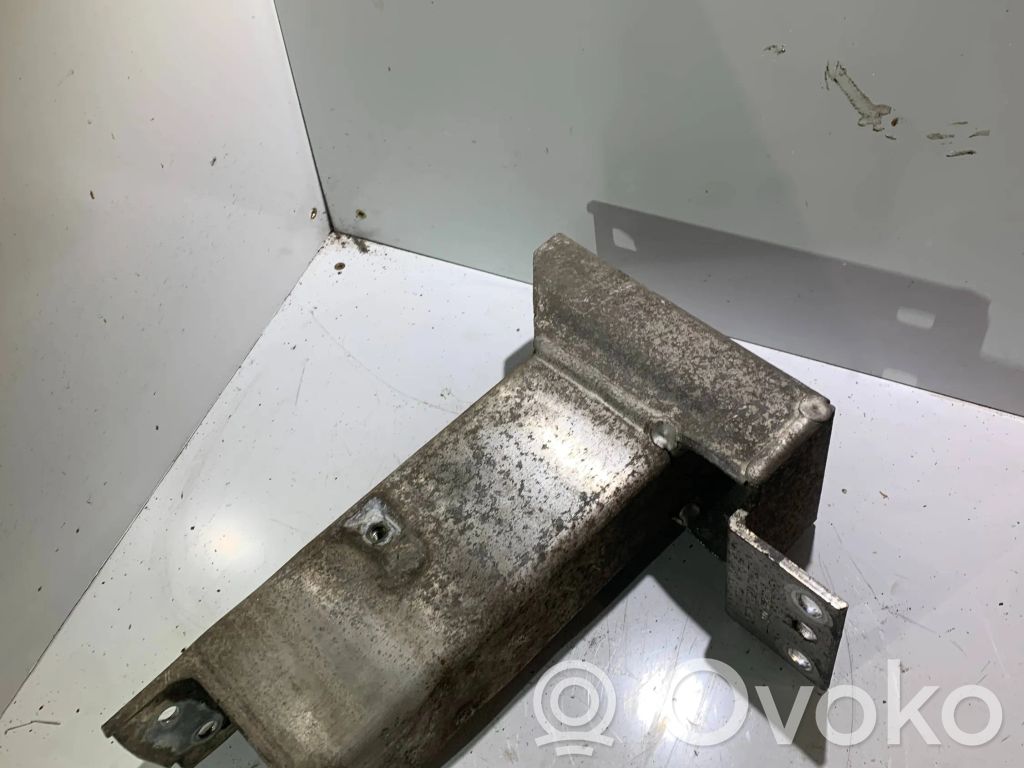 Front bumper mounting bracket   3403439