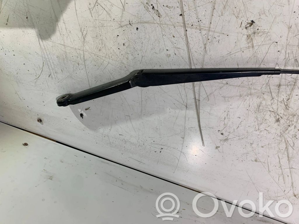 BMW X3 E83 Front wiper blade arm 