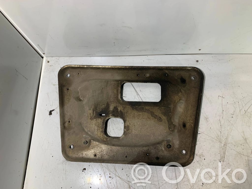 Engine splash shield/under tray   3424018