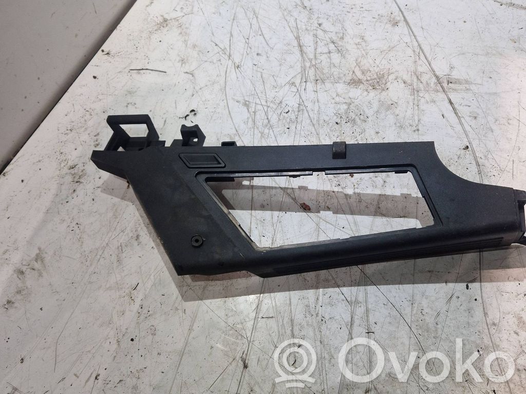 BMW X3 E83 Inne elementy wykończenia bagażnika 