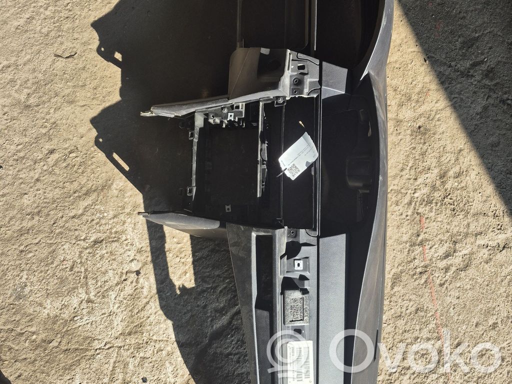 BMW 5 E60 E61 Dashboard 