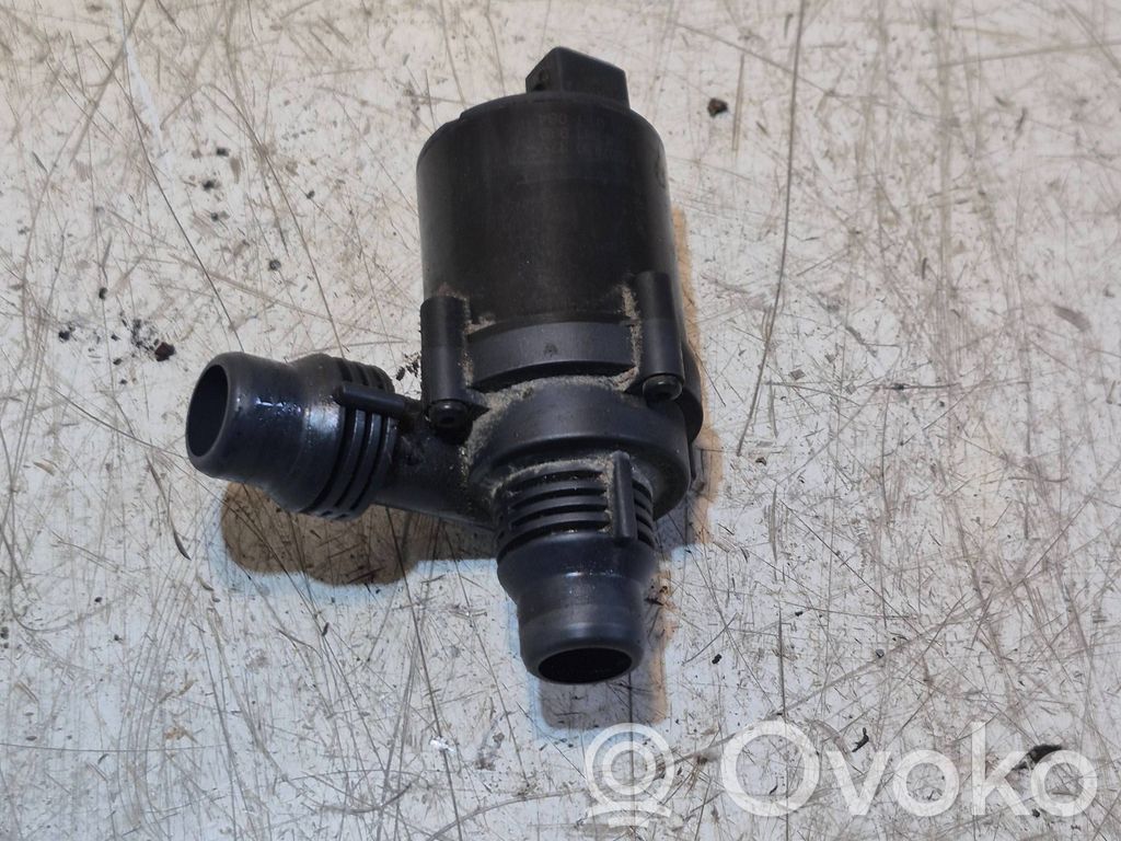 BMW 5 E39 Sähköinen jäähdytysnesteen apupumppu 
