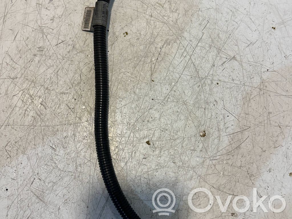 Positive cable (battery)   1439744,5105820,1439743