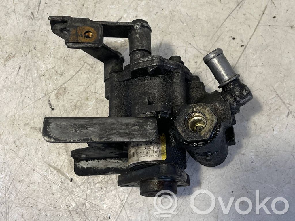 BMW 5 E39 Power steering pump 