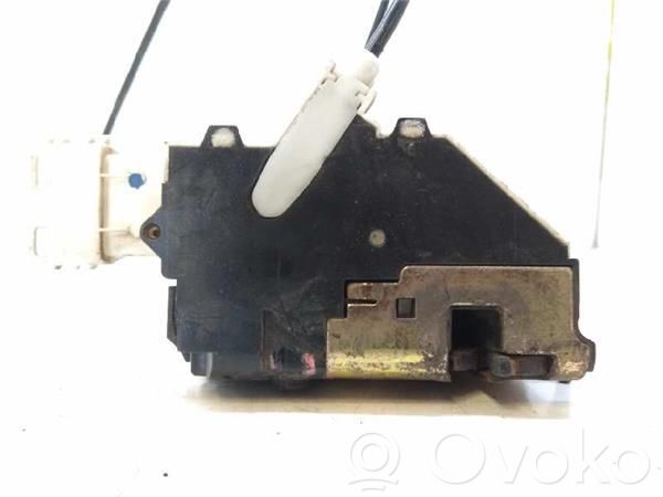 Citroen C4 I Priekšpusē slēdzene 