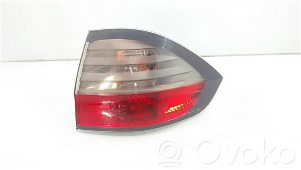 Lámpara de faros/luces traseros