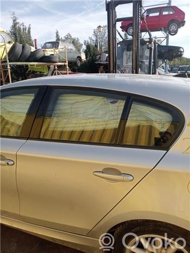 BMW 1 E81 E87 Galinės durys 