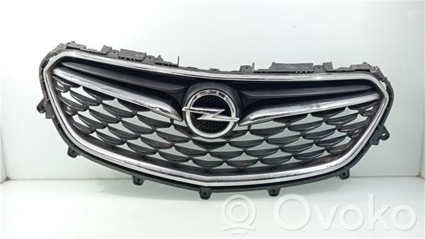 Opel Mokka Kratka wlotu powietrza na maskę 