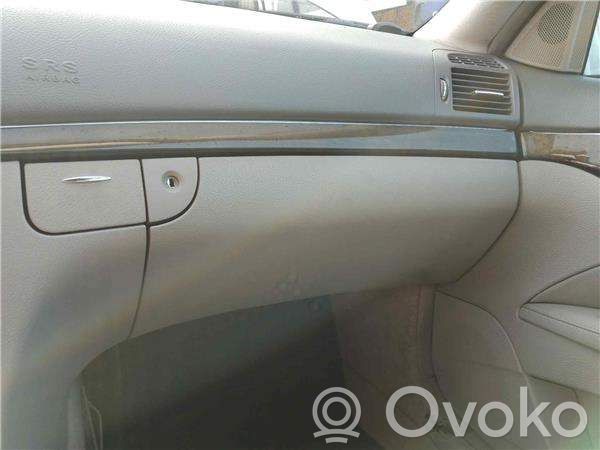 Mercedes-Benz E AMG W210 Handschuhfach 