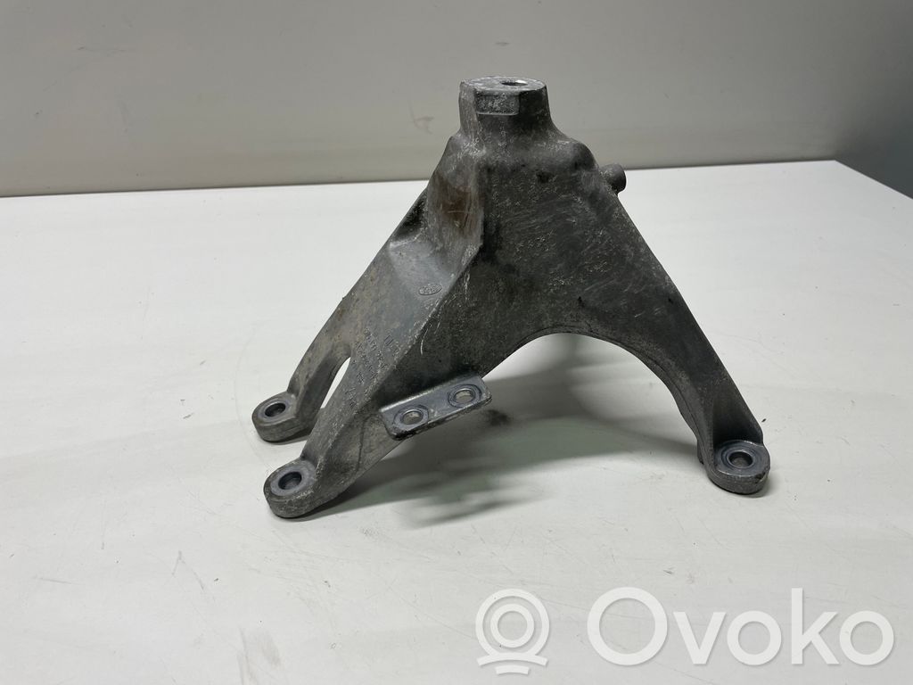 Volkswagen Golf VII Engine mounting bracket 