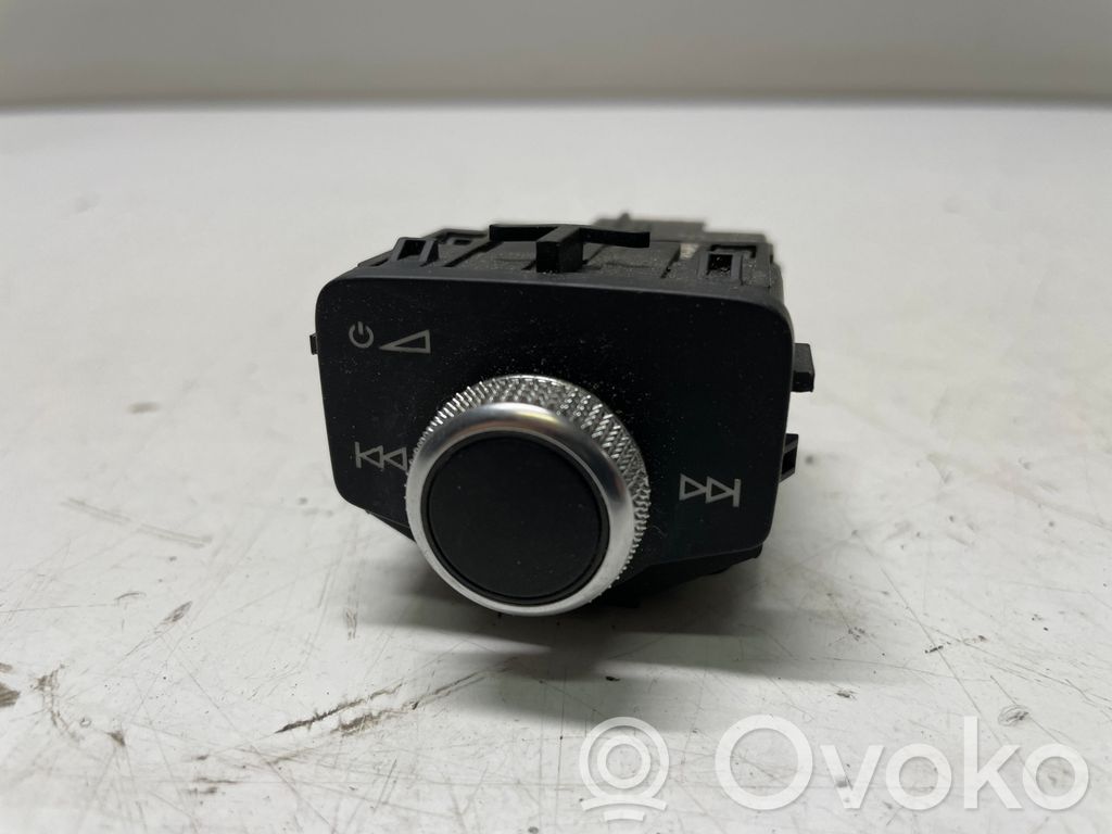 Audi A1 Sound control switch 