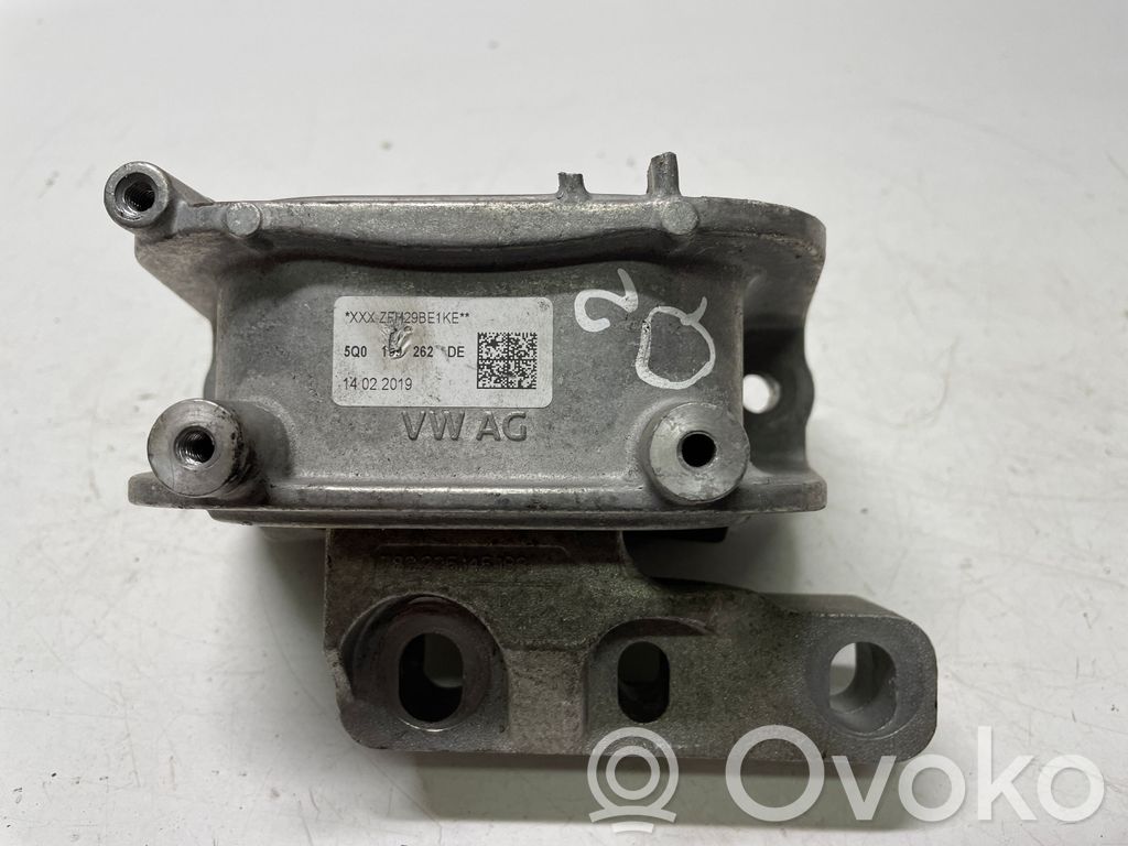 Audi Q2 - Engine mount bracket 