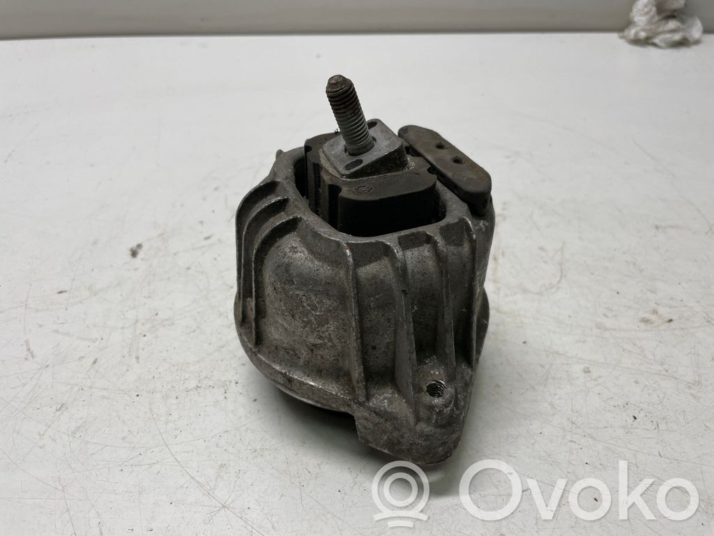BMW 3 E90 E91 Engine mount bracket 