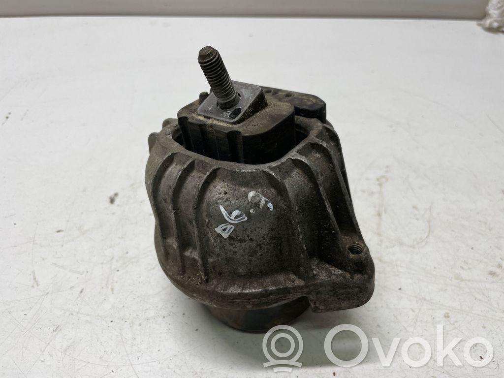 BMW 3 E90 E91 Engine mount bracket 