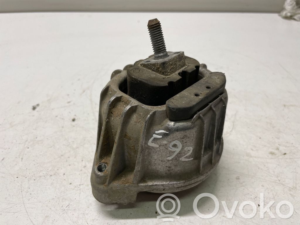 Engine mount bracket   6773743