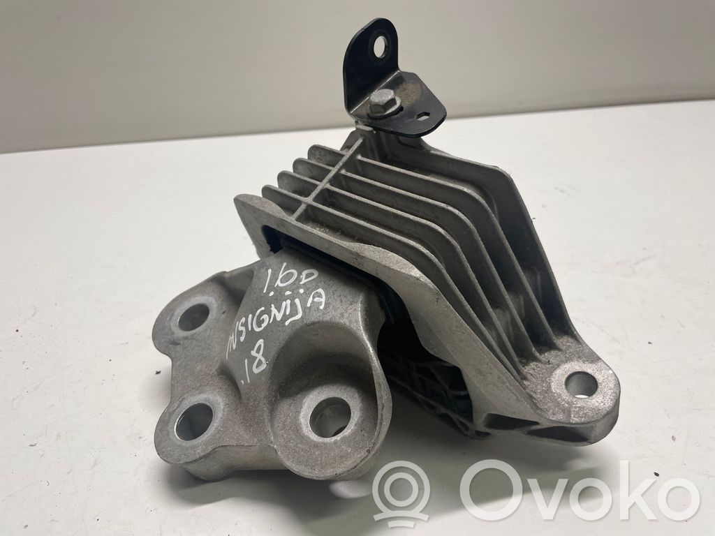 Opel Insignia B Engine mount bracket 