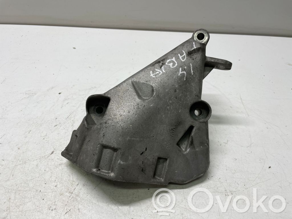 Engine mounting bracket   045199207M