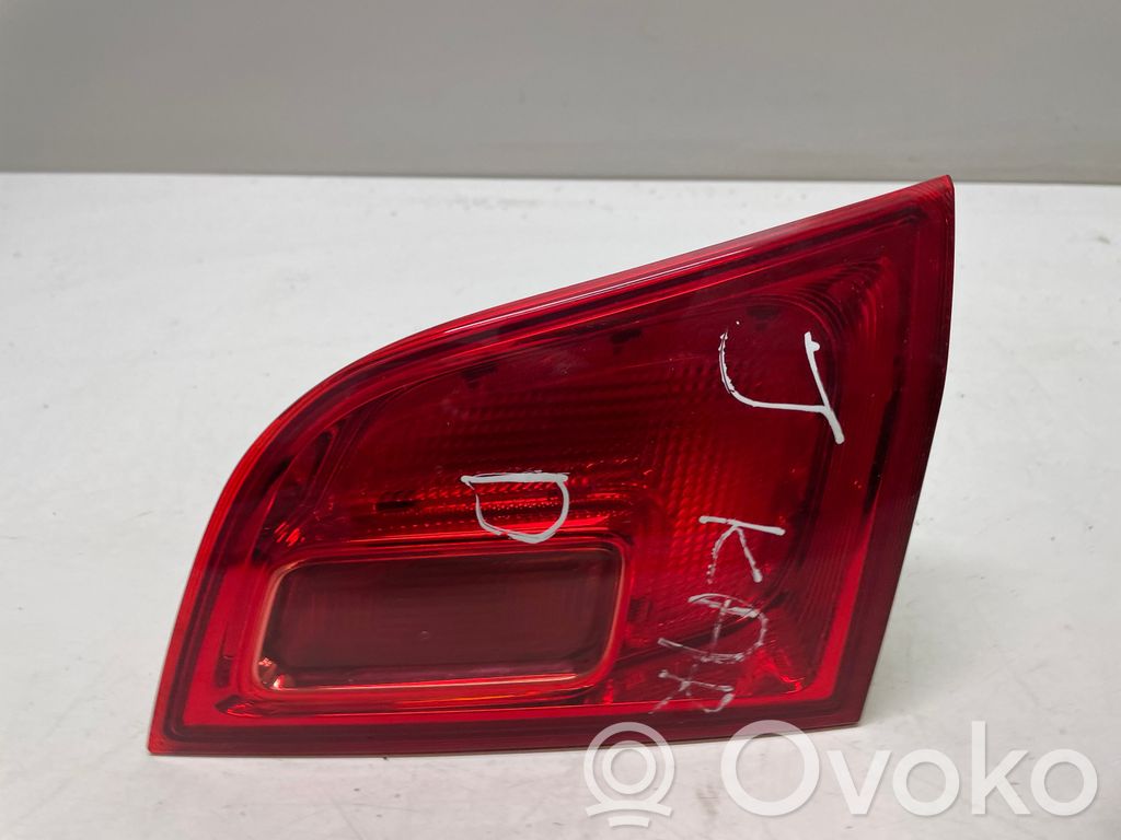 Opel Astra J Lampy tylnej klapy bagażnika 