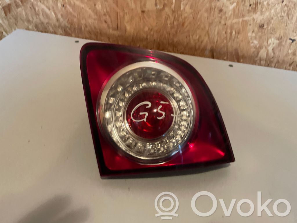 Lampy tylnej klapy bagażnika   5M0945094K